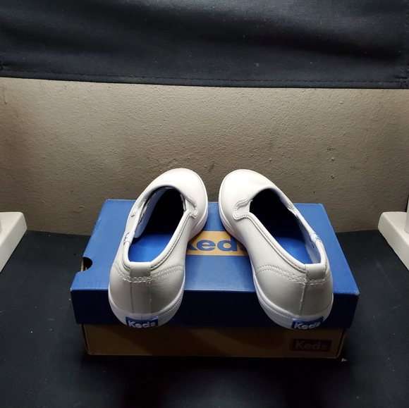 KEDS Women's Champion Slip On Leather Sneaker Size 5, White - Picture 7 of 11